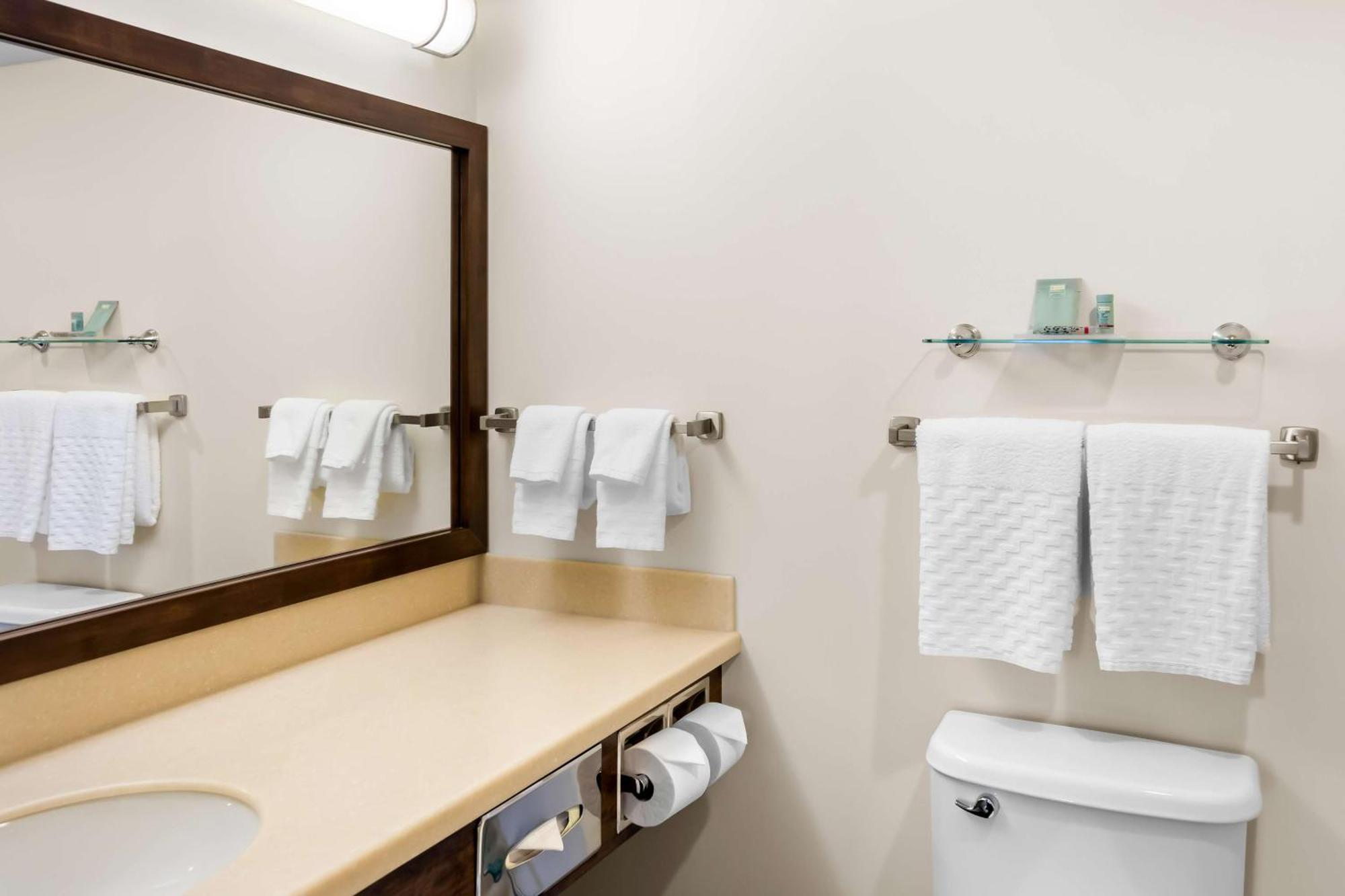Best Western Томпсон Экстерьер фото