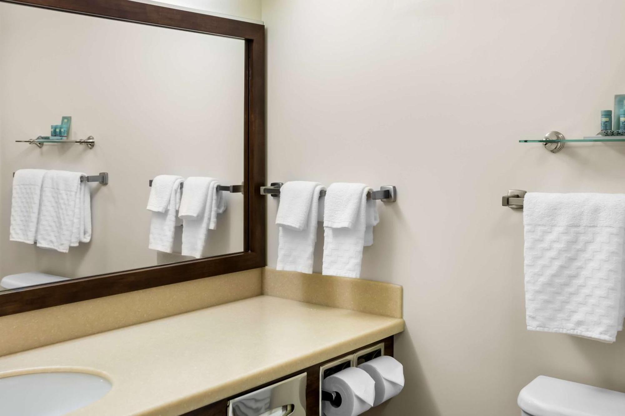 Best Western Томпсон Экстерьер фото